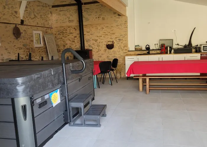 Pensjonat Le Nid De L'erdre La Poueze